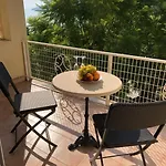 Sea View With Swimning Pool Apartmán Mesongí