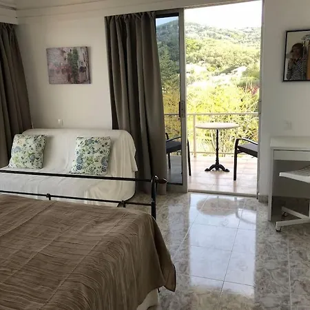 Appartamento Sea View With Swimning Pool