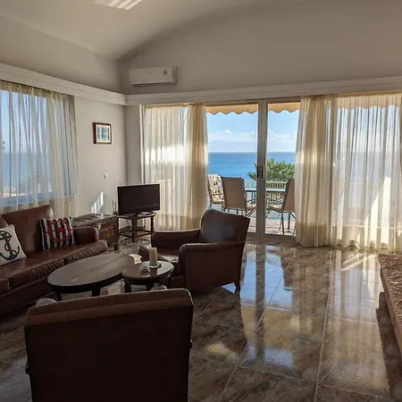 Appartamento Sea View With Swimning Pool
