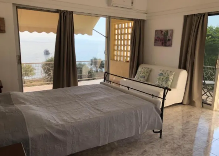 Sea View With Swimning Pool Апартаменты *
