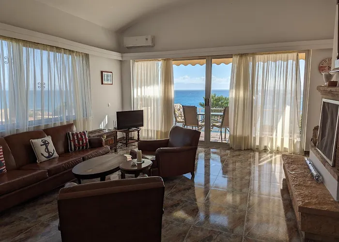 Апартаменты Sea View With Swimning Pool